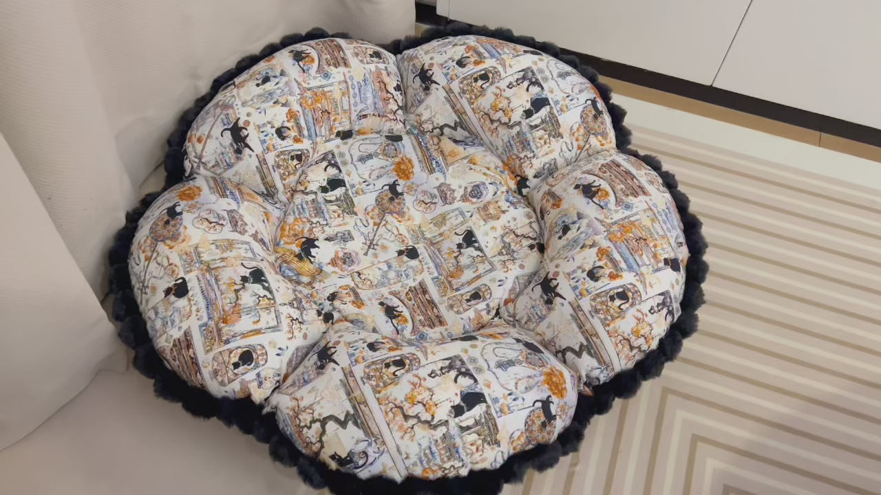 This French-style petal cat bed is made of original canvas fabric that is scratch-resistant, durable, and machine washable. The filling is safe and non-toxic PP cotton.